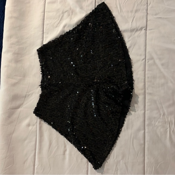 Sequin shorts - Picture 2 of 8